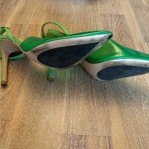 Tony Bianco Green Vinyl Slingback Heels 6 - Picture 5 of 6